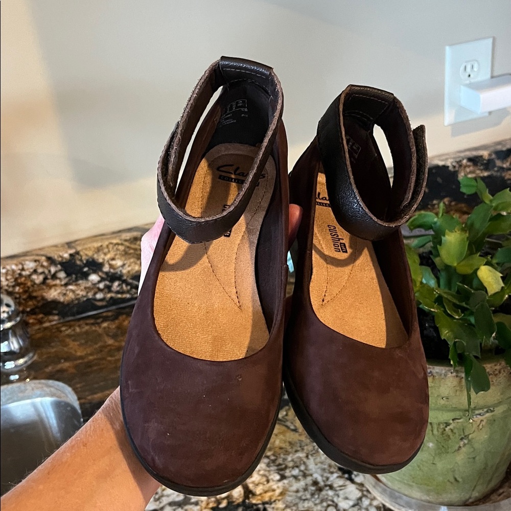 Clarks Medora Nina Dark Brown Soft Cushion Womens 6M Leather Mary Jane - Picture 3 of 12
